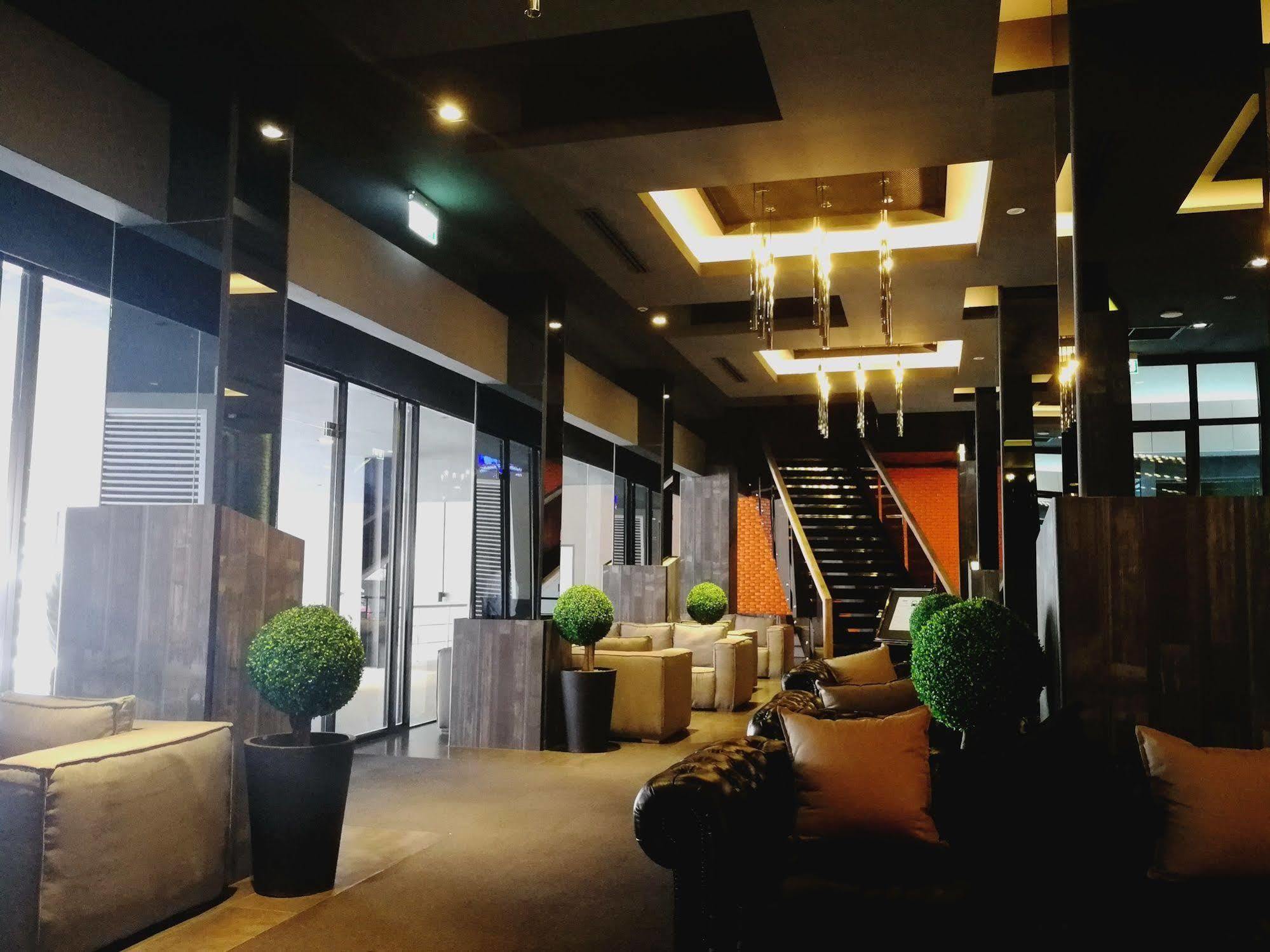 S Hadyai Hotel Хат Яй Екстериор снимка